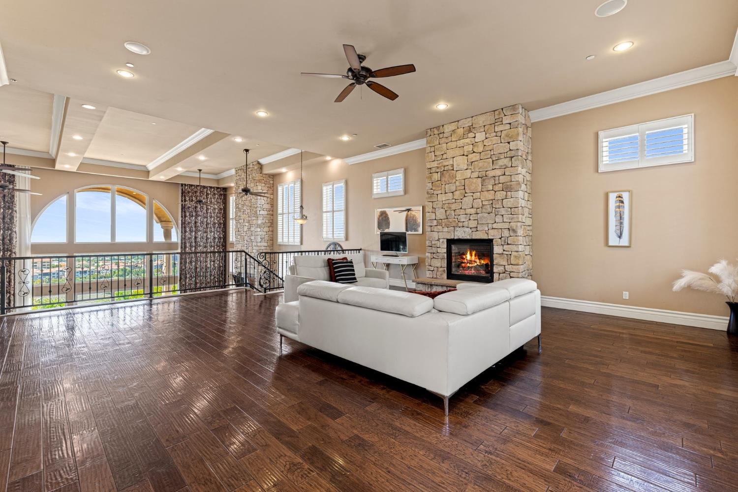 477 Serpa Way