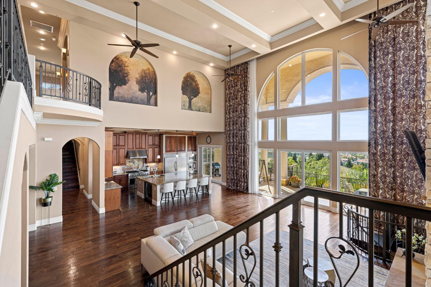 477 Serpa Way