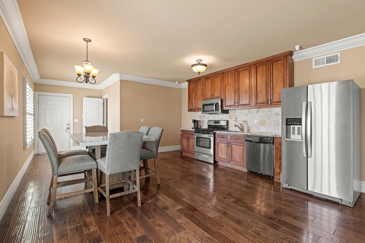 477 Serpa Way