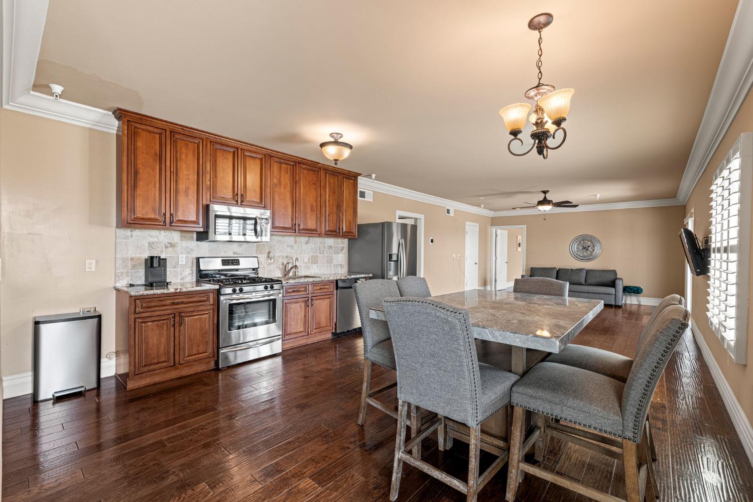 477 Serpa Way