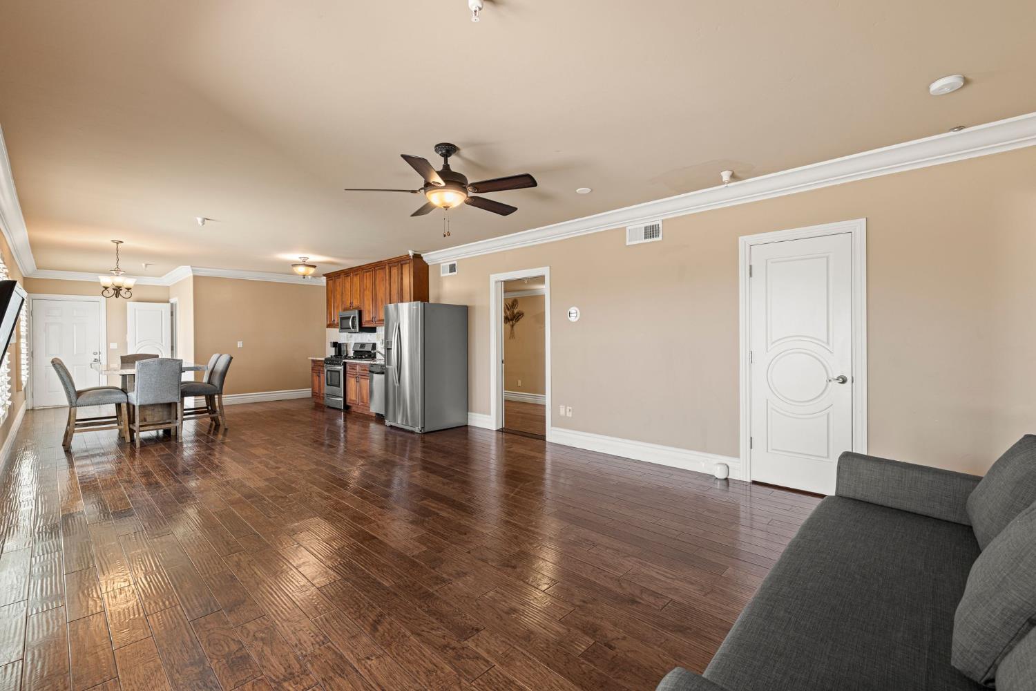477 Serpa Way