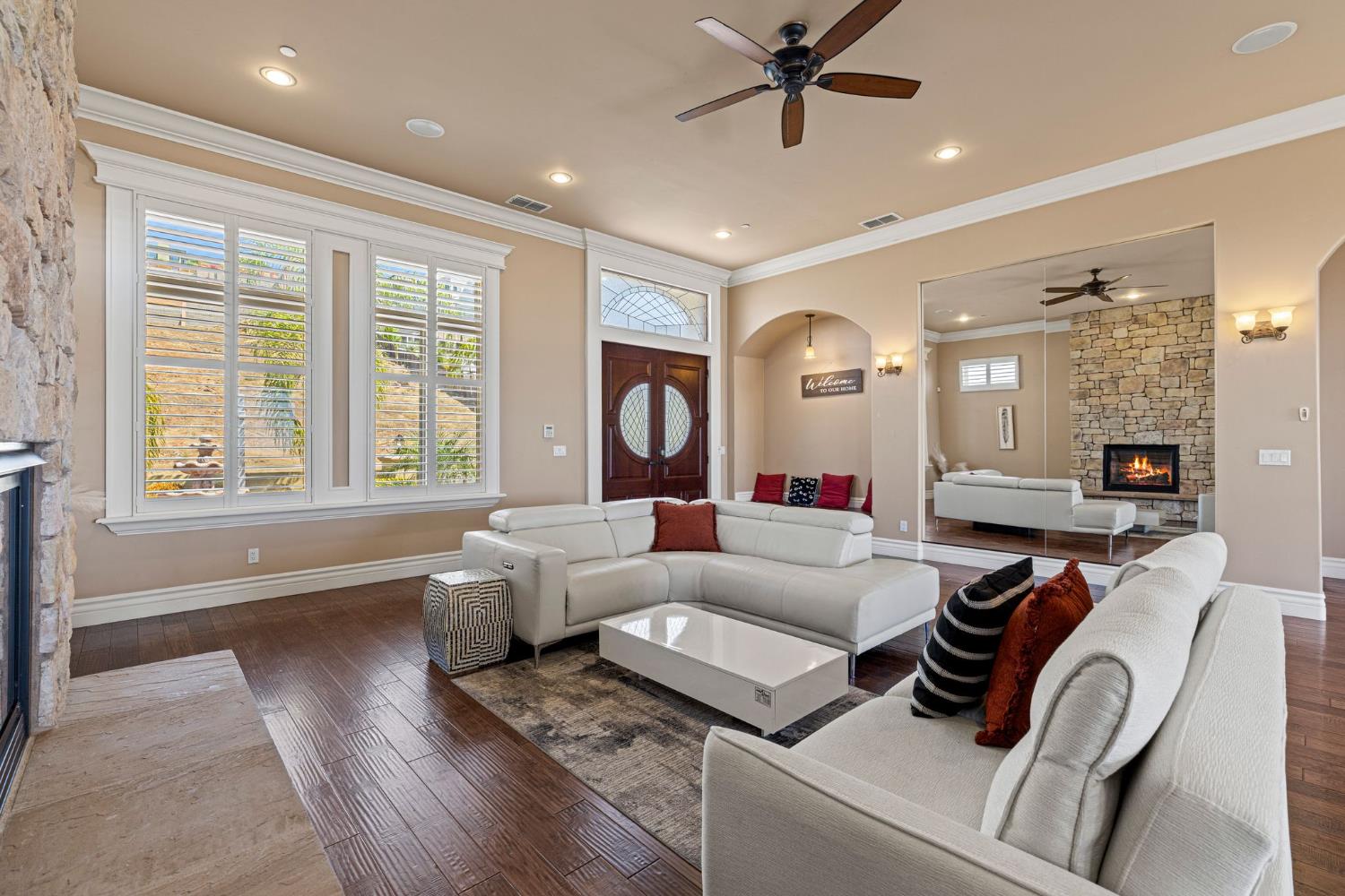 477 Serpa Way