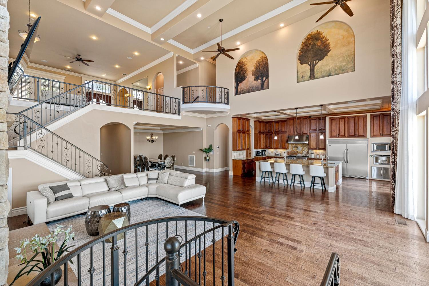 477 Serpa Way