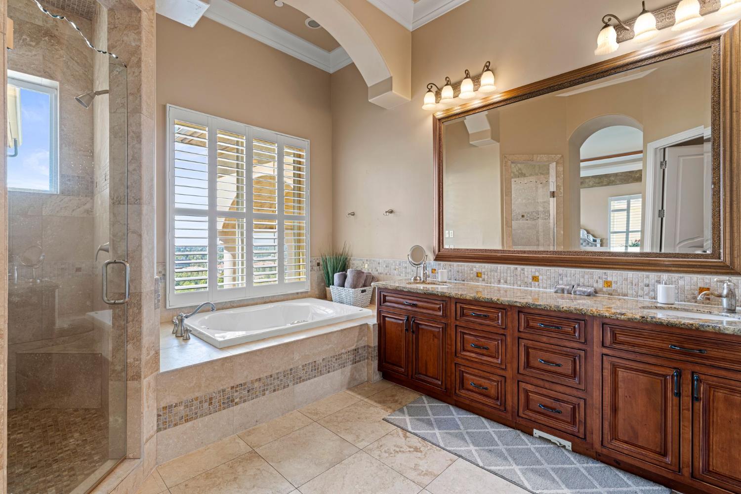 477 Serpa Way