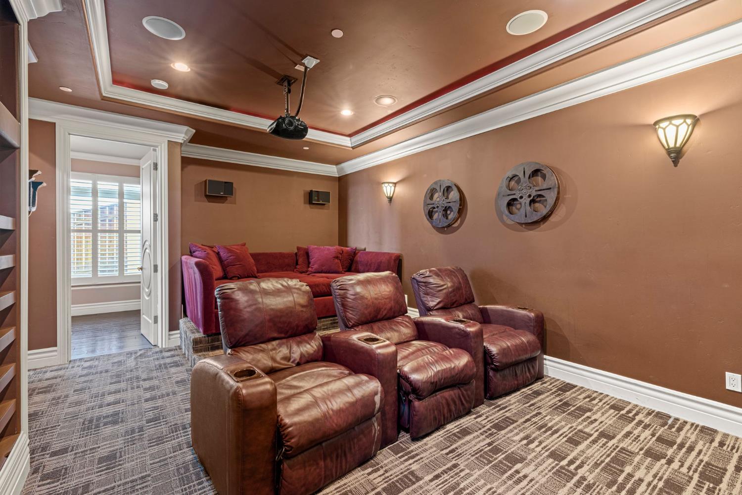 477 Serpa Way
