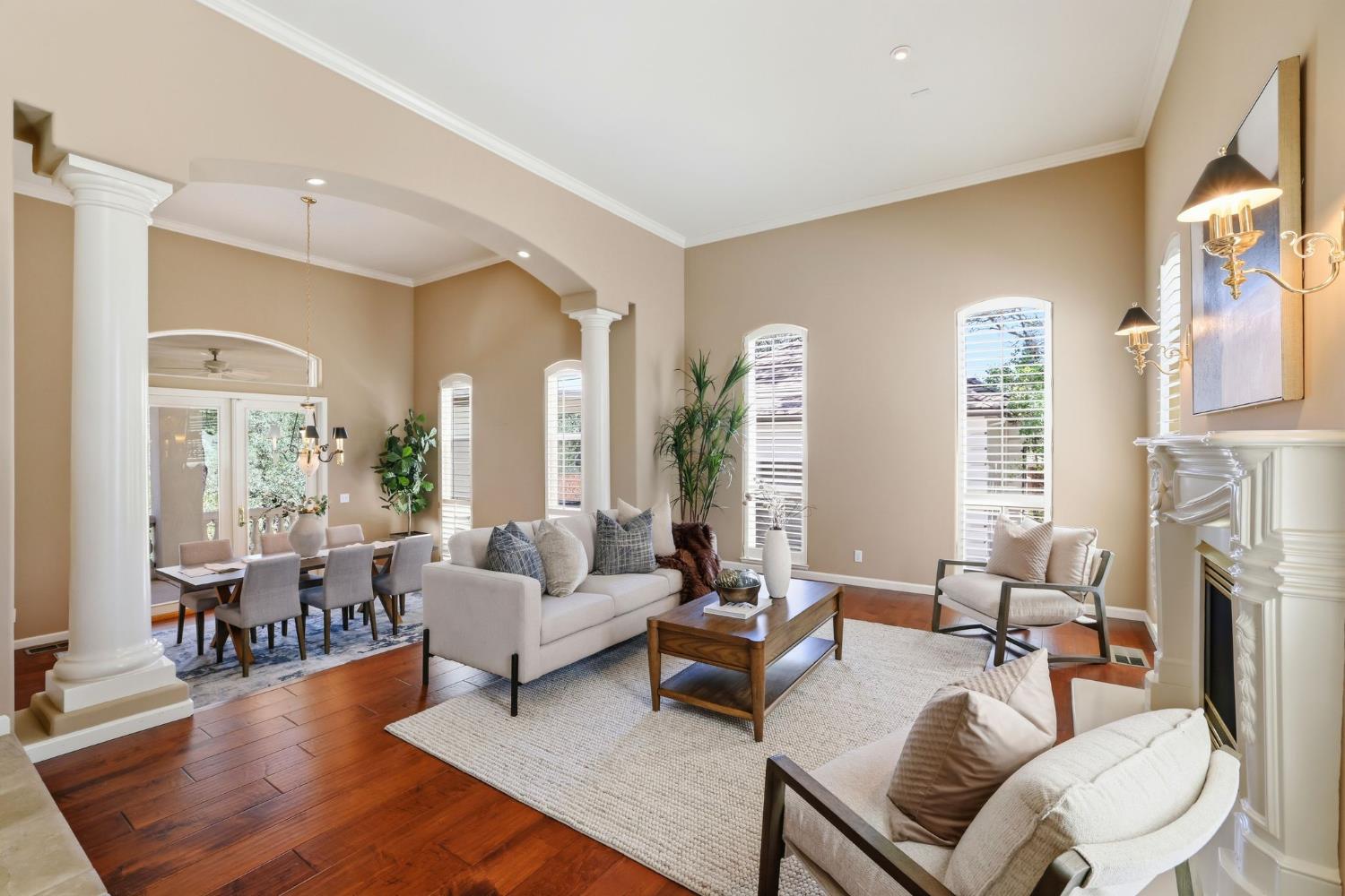 2420 Loch Way