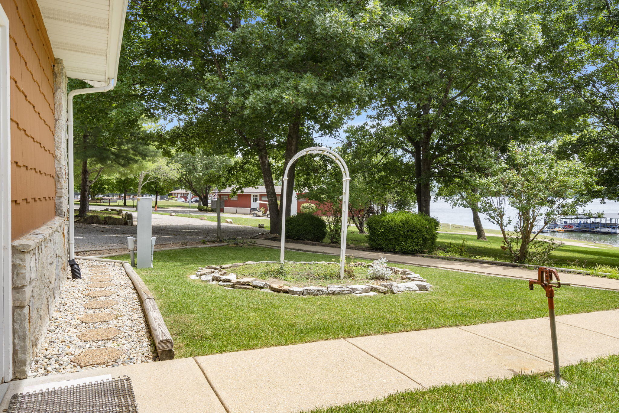 240 Hammock Way Way