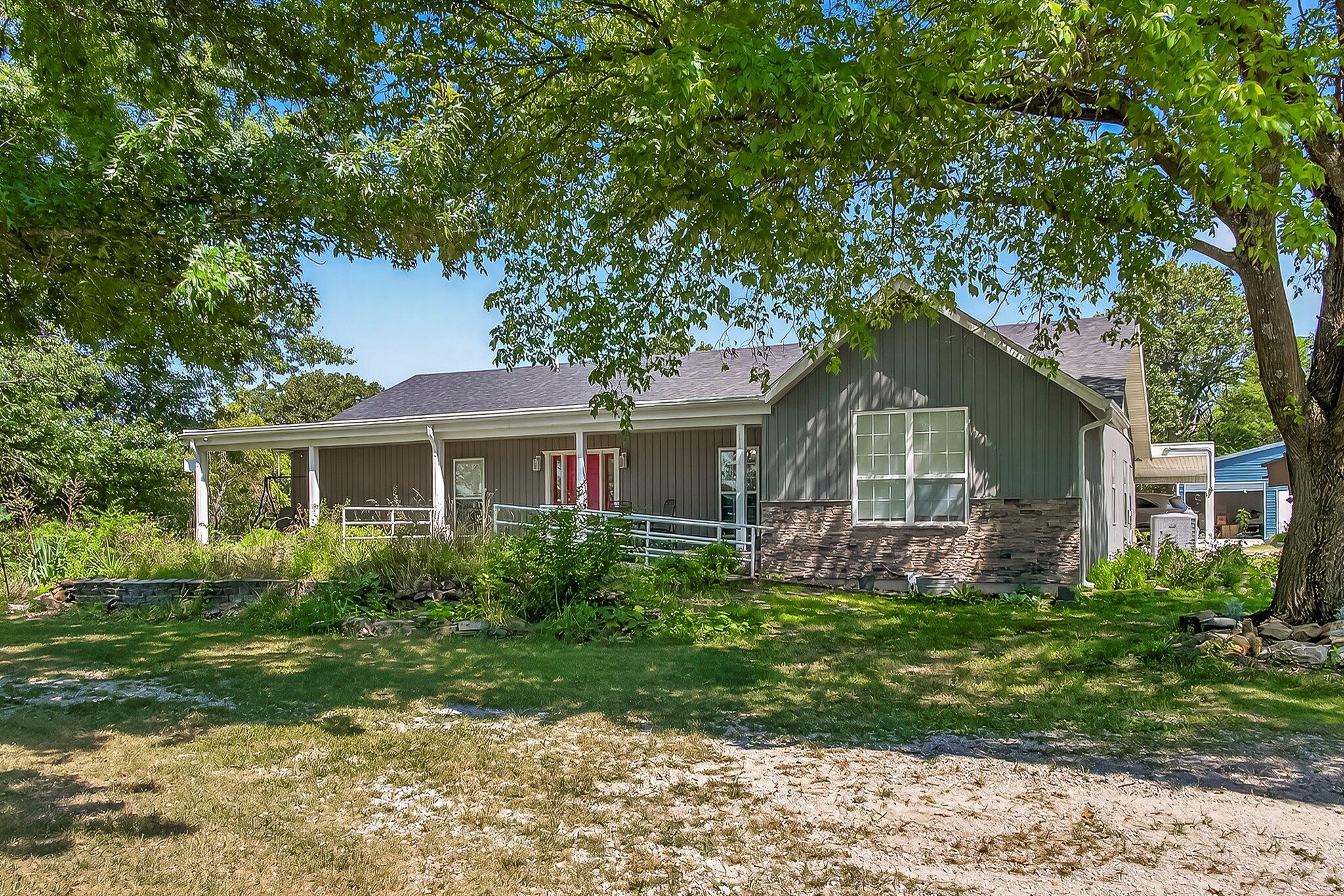 1331 E 490th Road