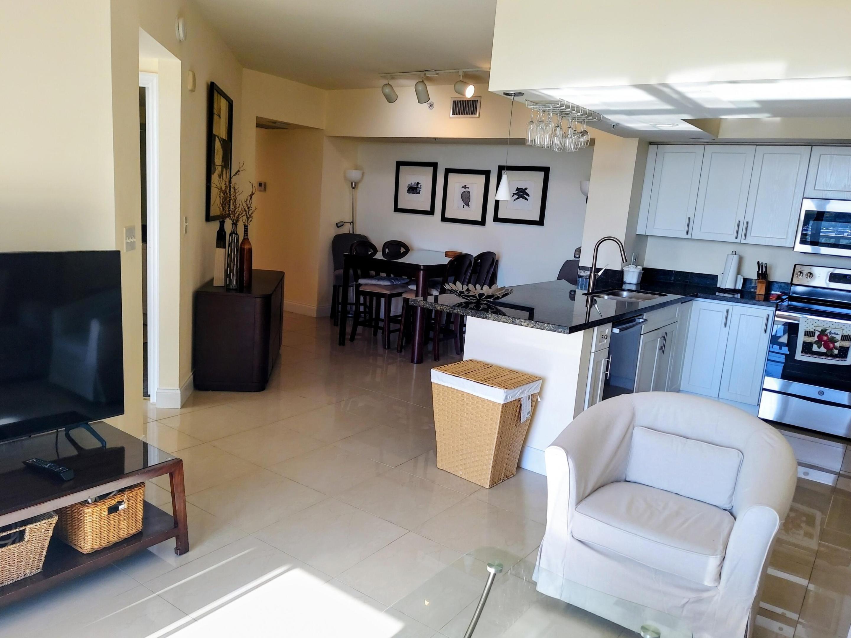 100 N Federal Highway 826