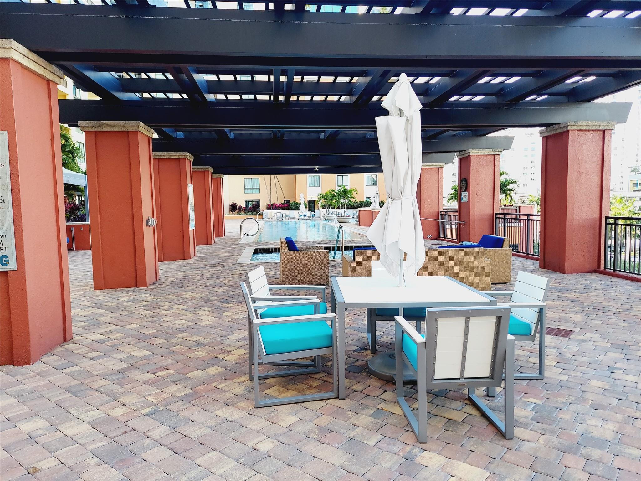 100 N Federal Highway 826