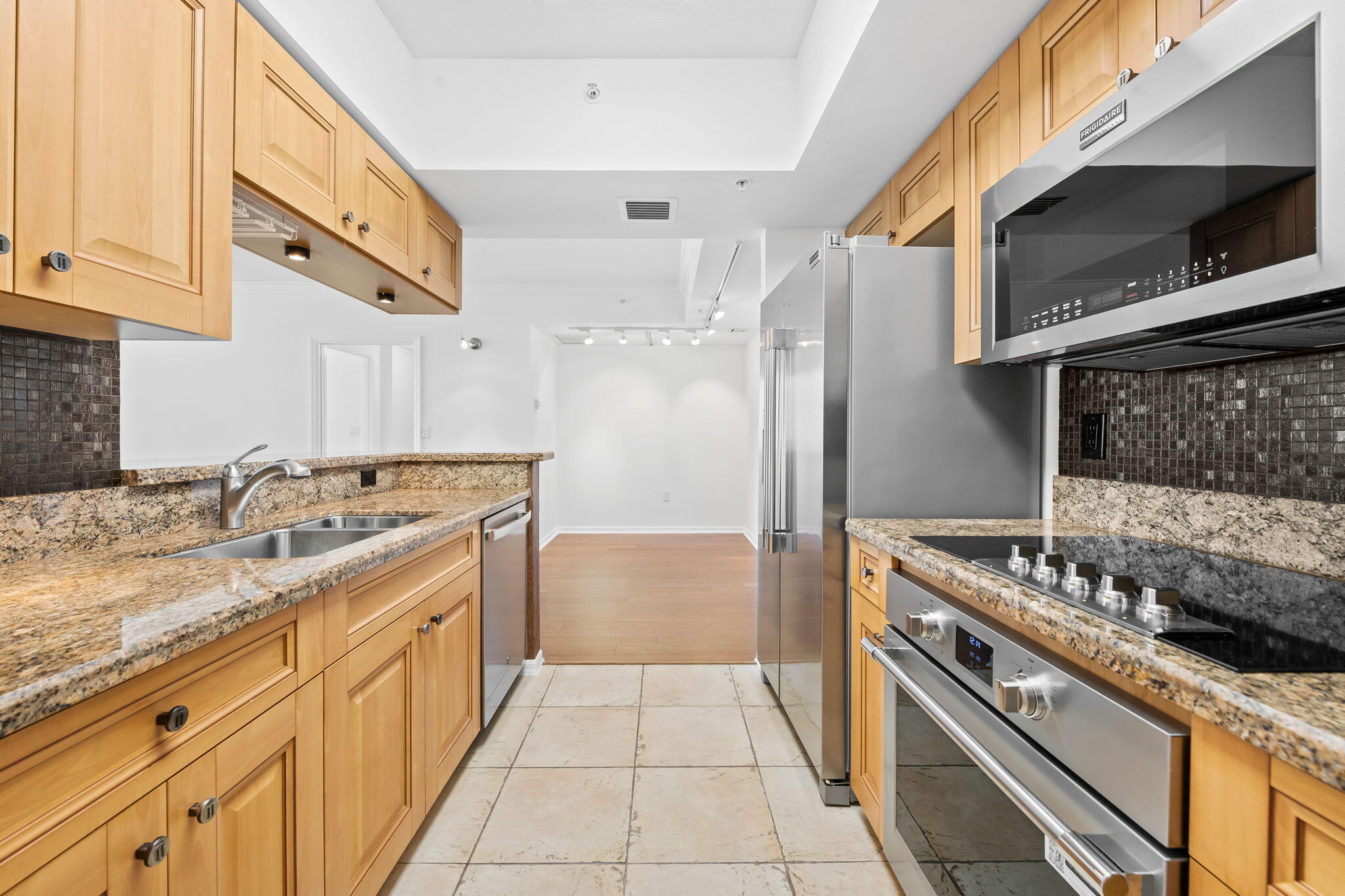 347 N New River Dr Drive E 1202