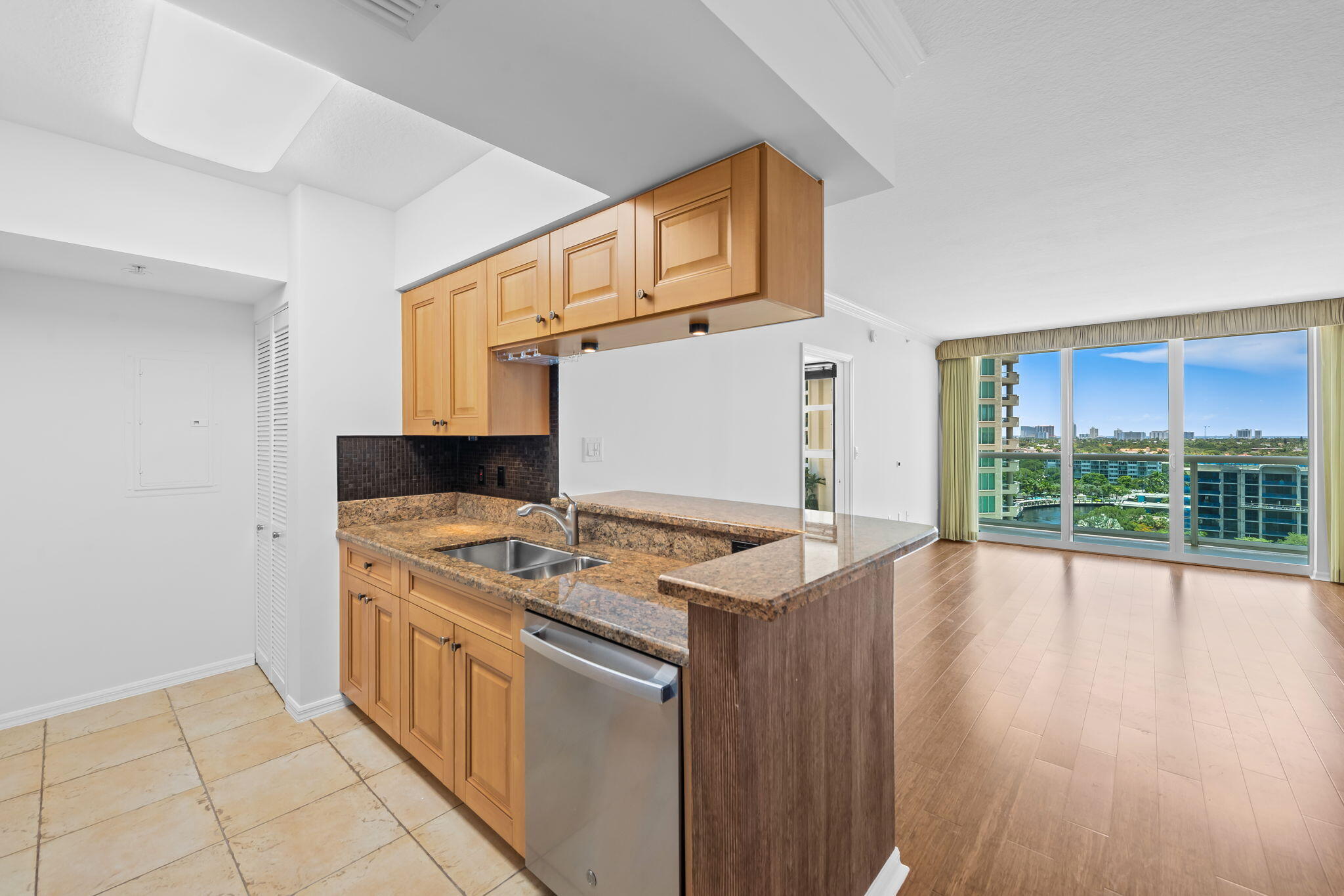 347 N New River Dr Drive E 1202