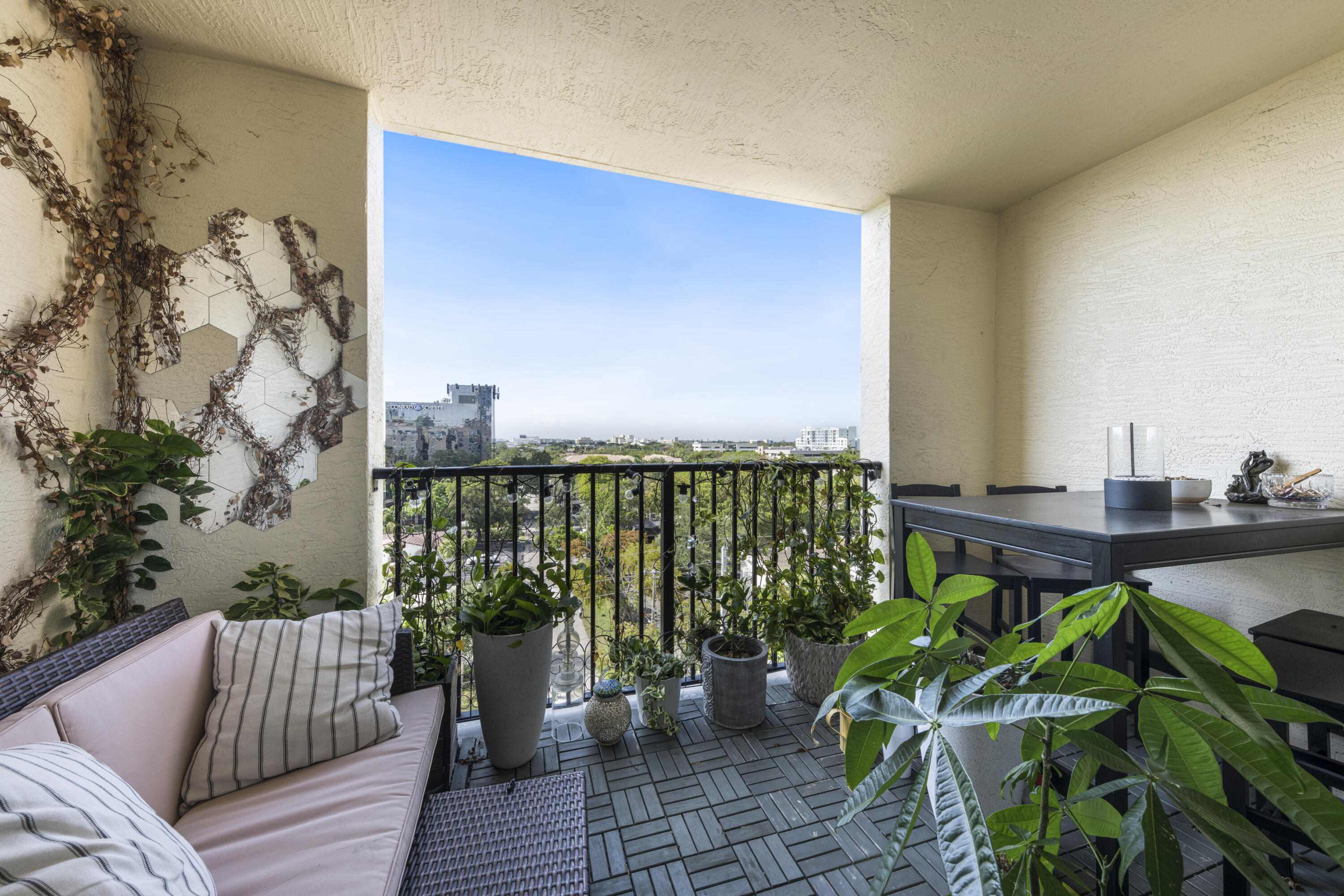 520 SE 5TH Avenue 1609