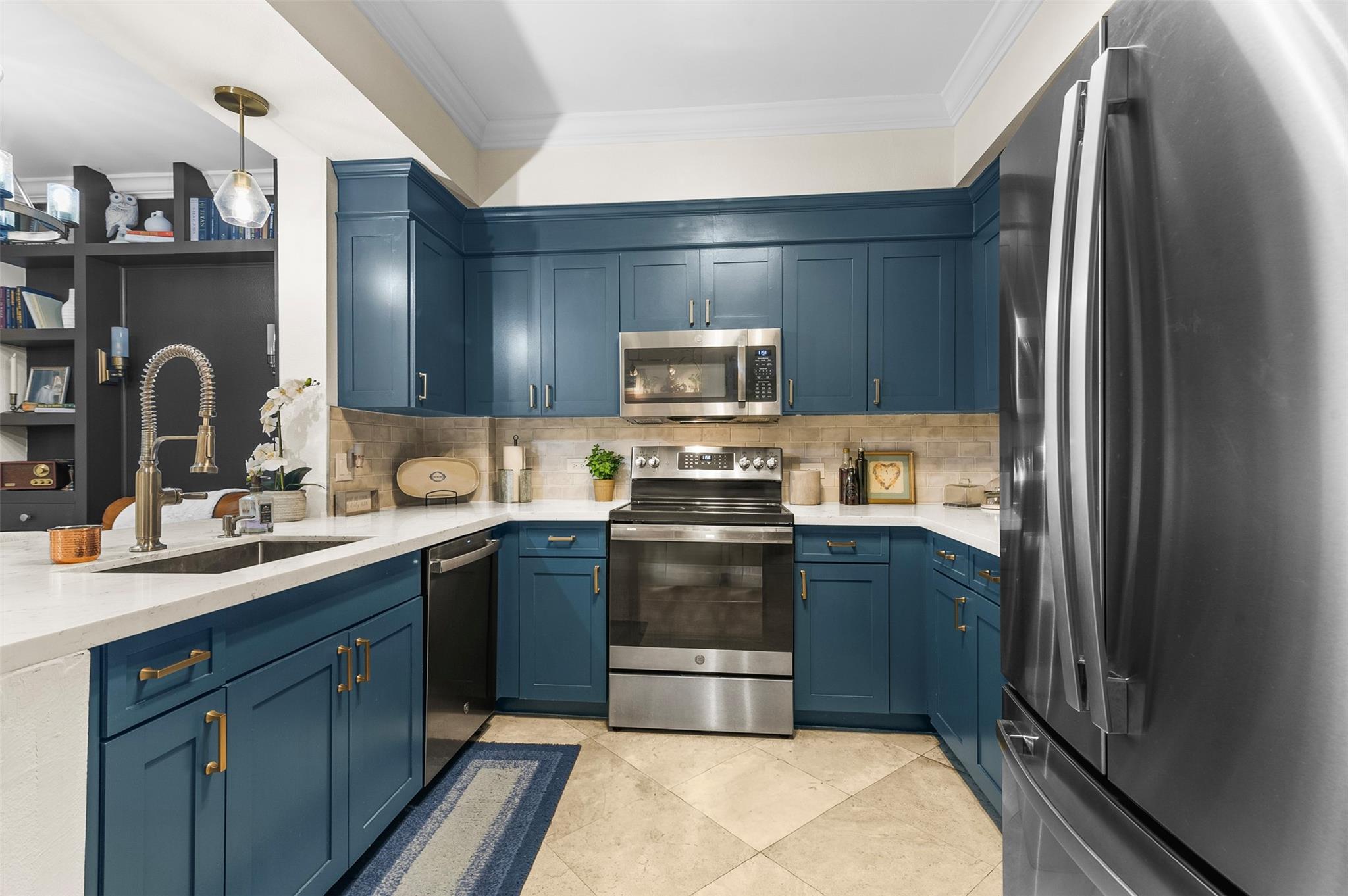 533 NE 3rd Ave 139