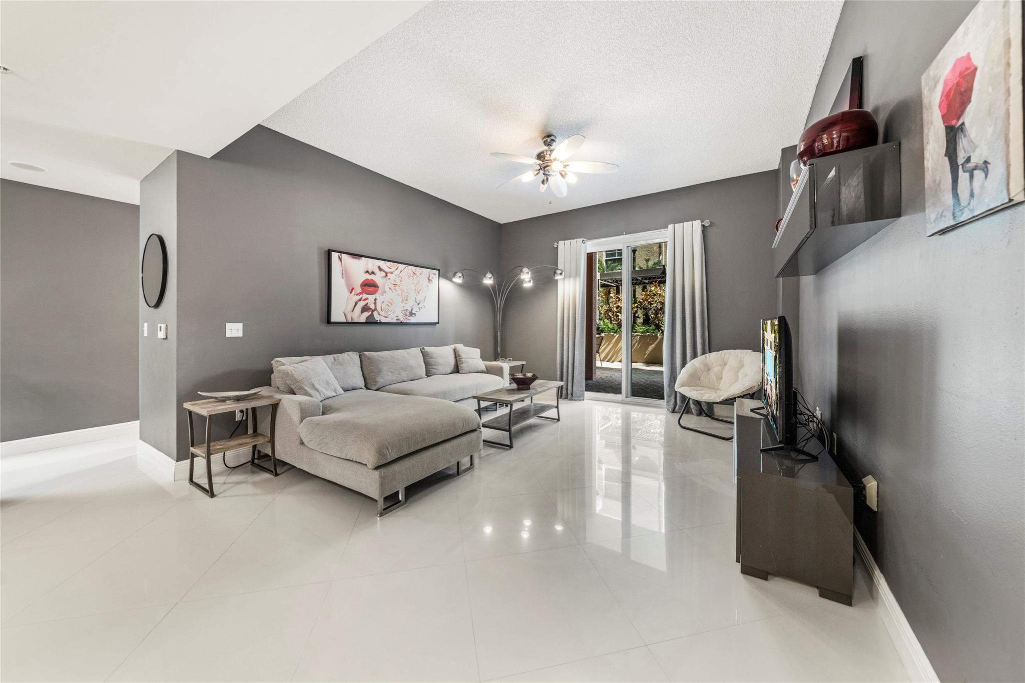 520 SE 5th Ave 1112