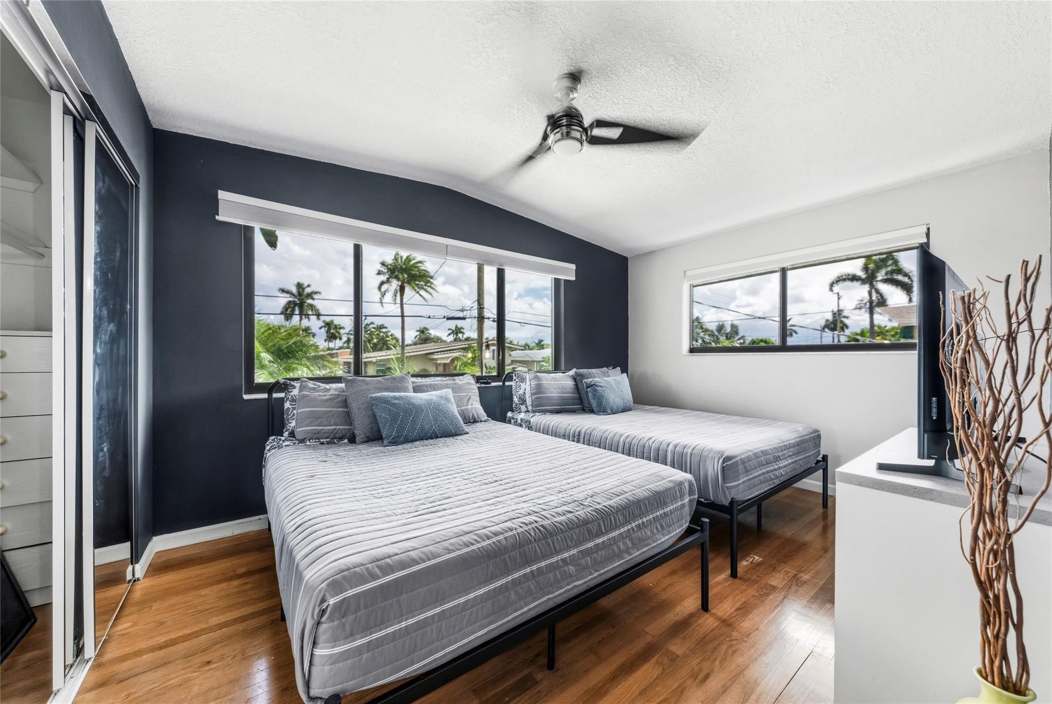 2625 Nassau Ln