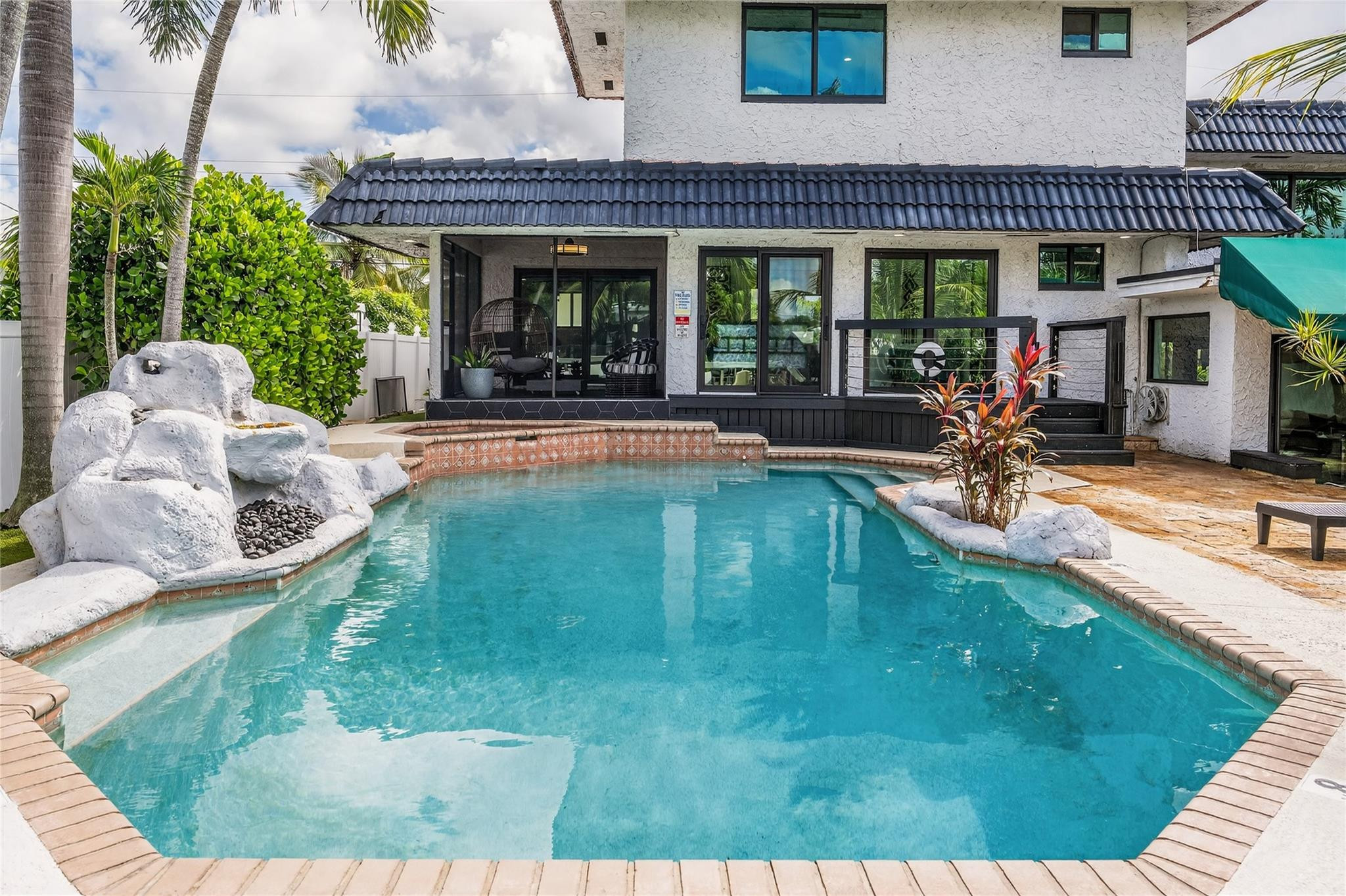 2625 Nassau Ln