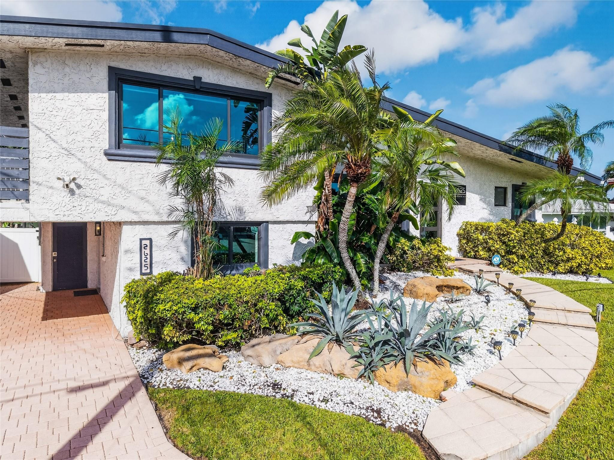 2625 Nassau Ln