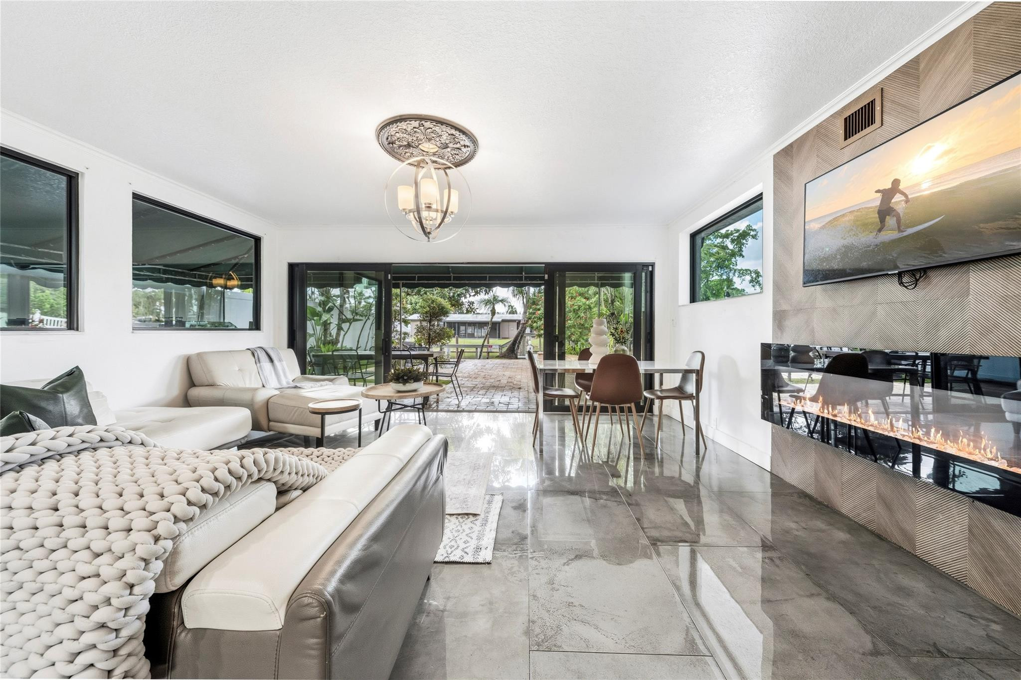 2625 Nassau Ln
