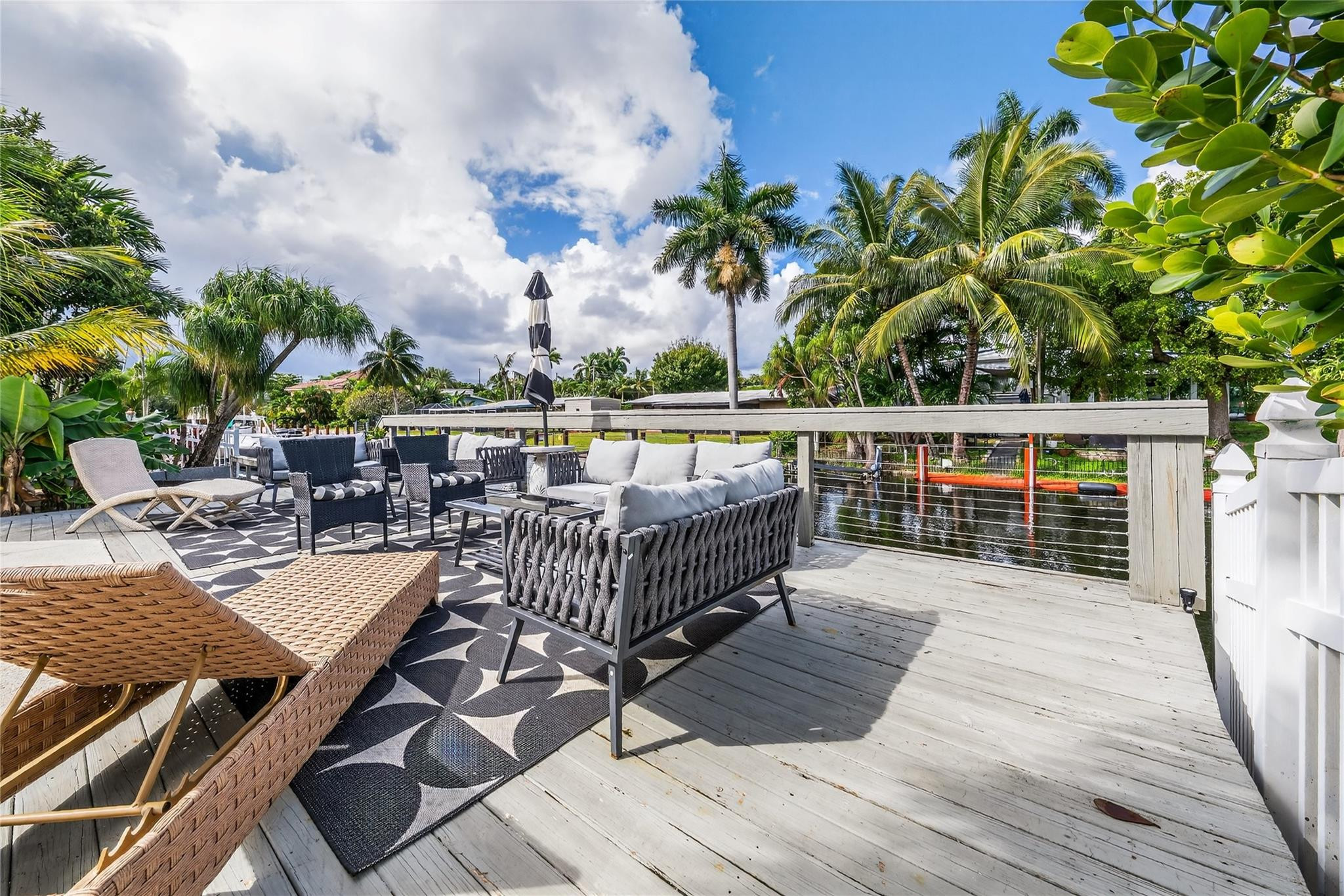 2625 Nassau Ln