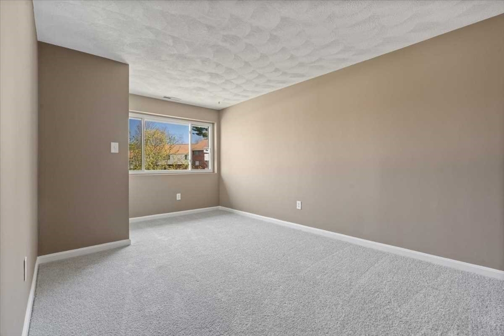 26 Sterling Ln # 26