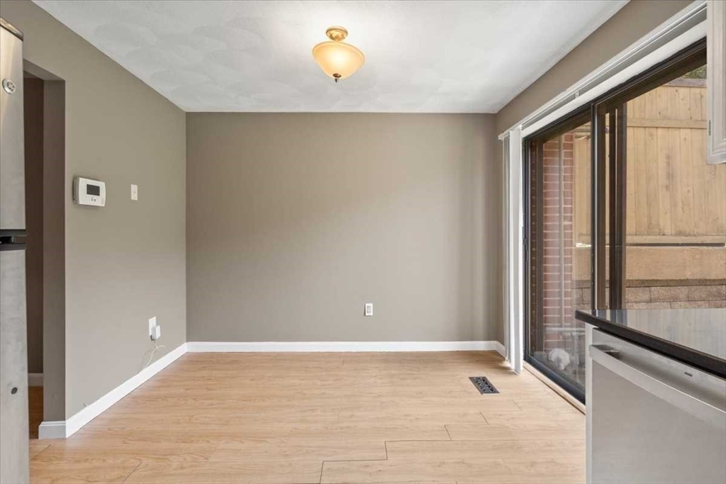 26 Sterling Ln # 26