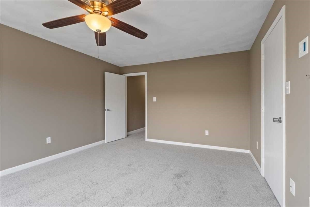 26 Sterling Ln # 26