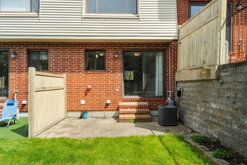 26 Sterling Ln # 26