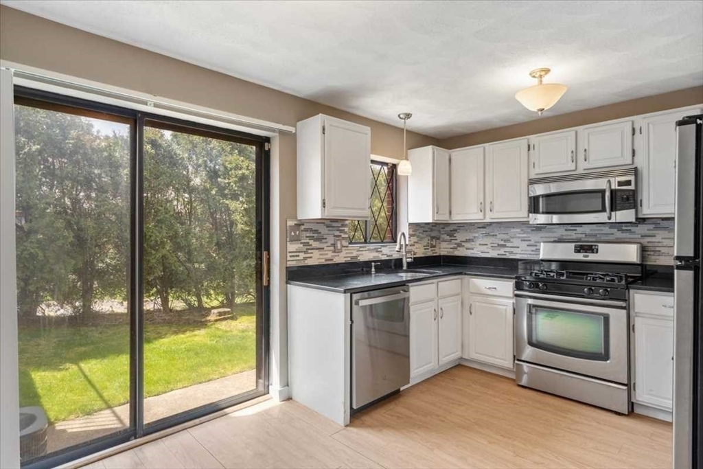 26 Sterling Ln # 26