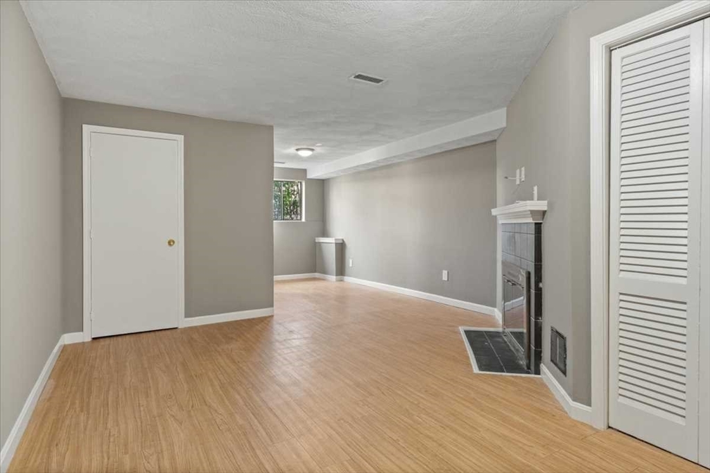 26 Sterling Ln # 26