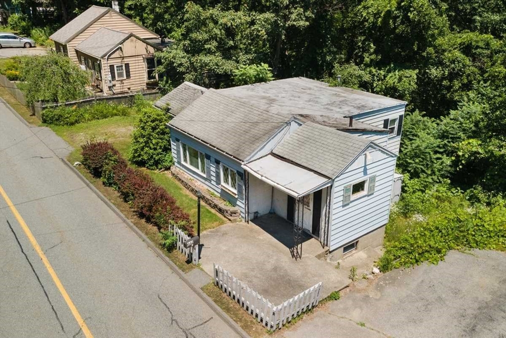 442 Leicester St