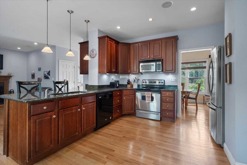 160 Brookside Dr
