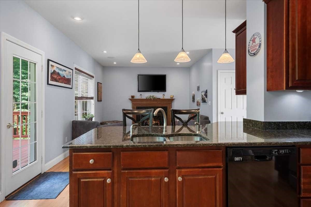 160 Brookside Dr