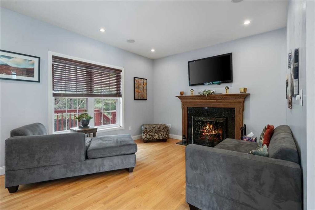 160 Brookside Dr