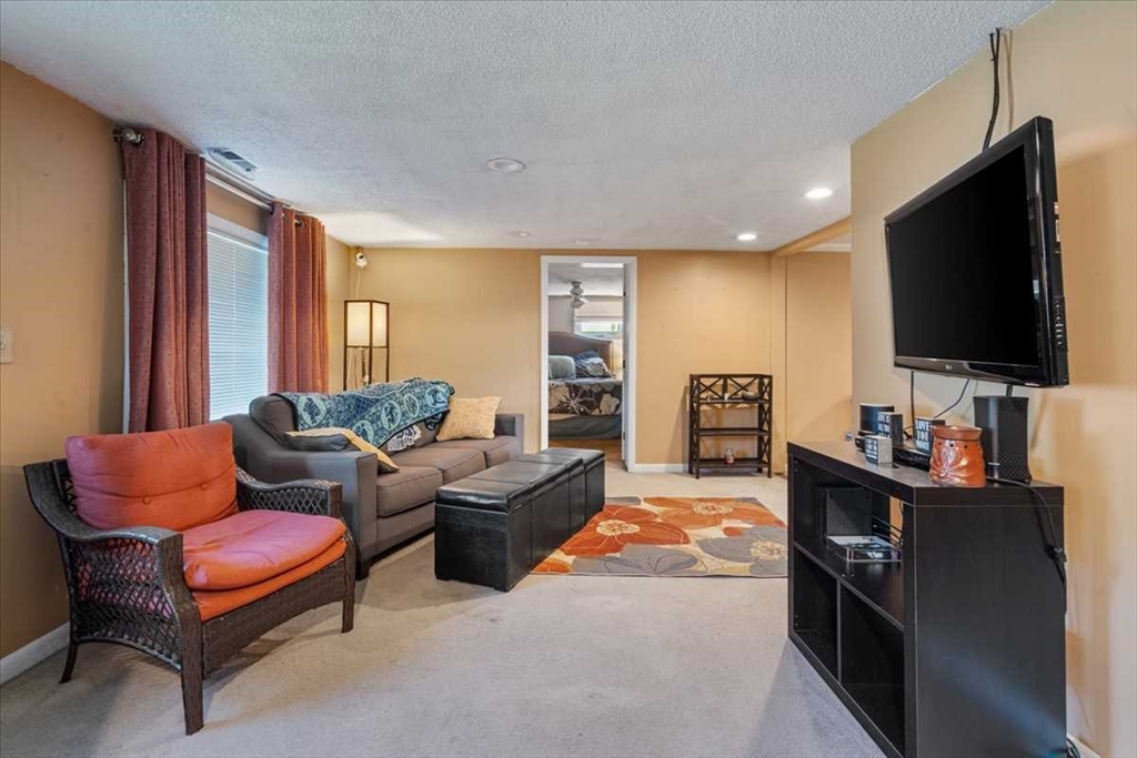 14 Elbridge Rd