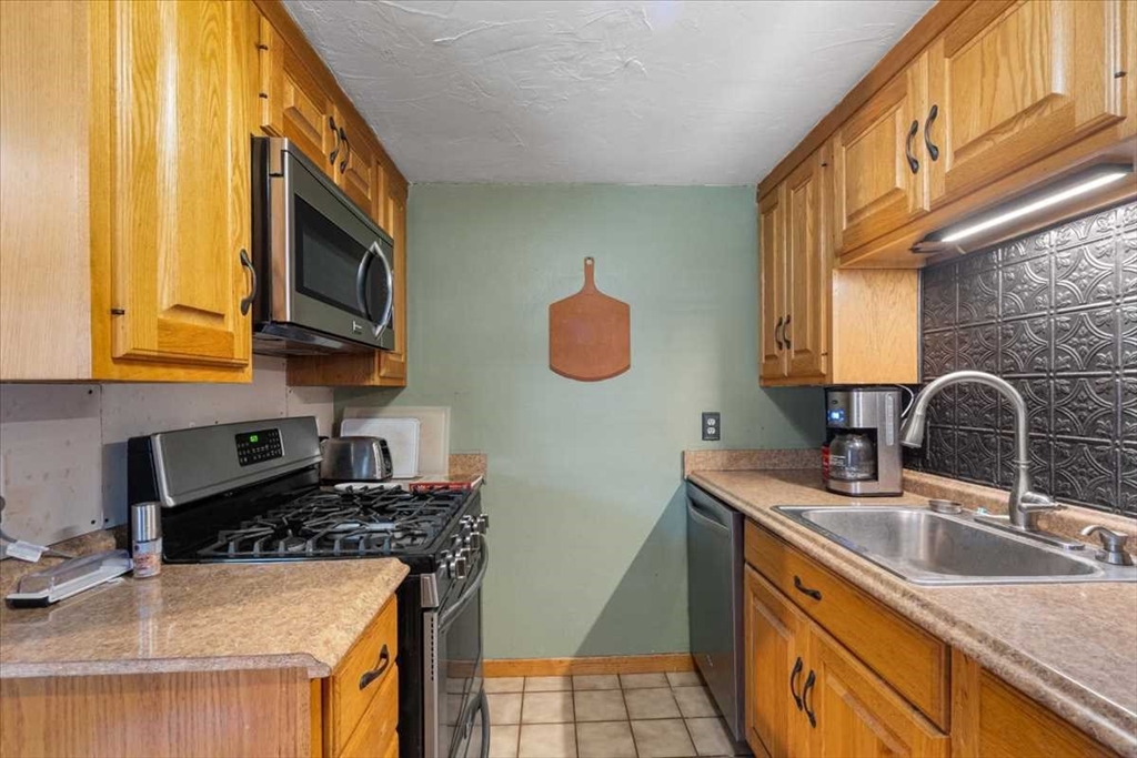 14 Elbridge Rd