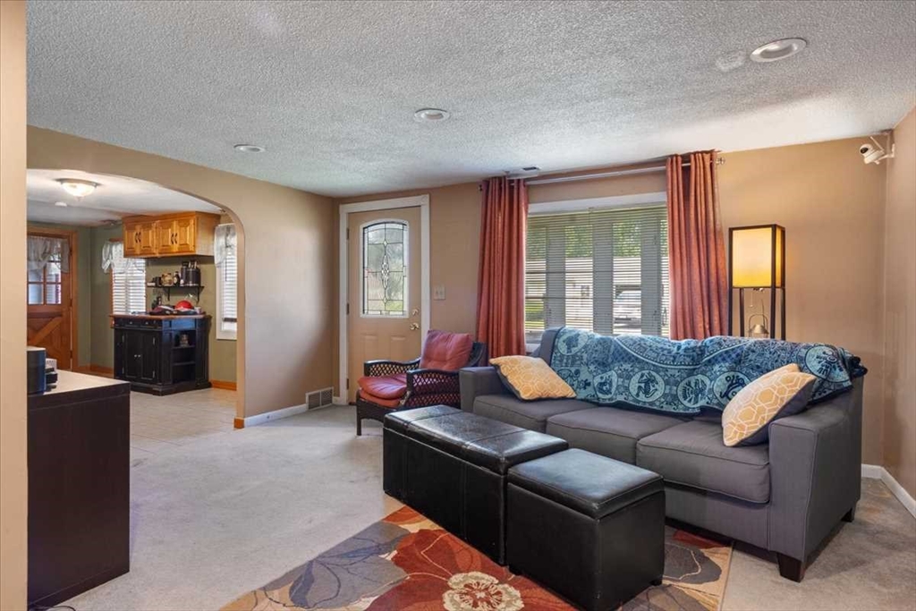 14 Elbridge Rd