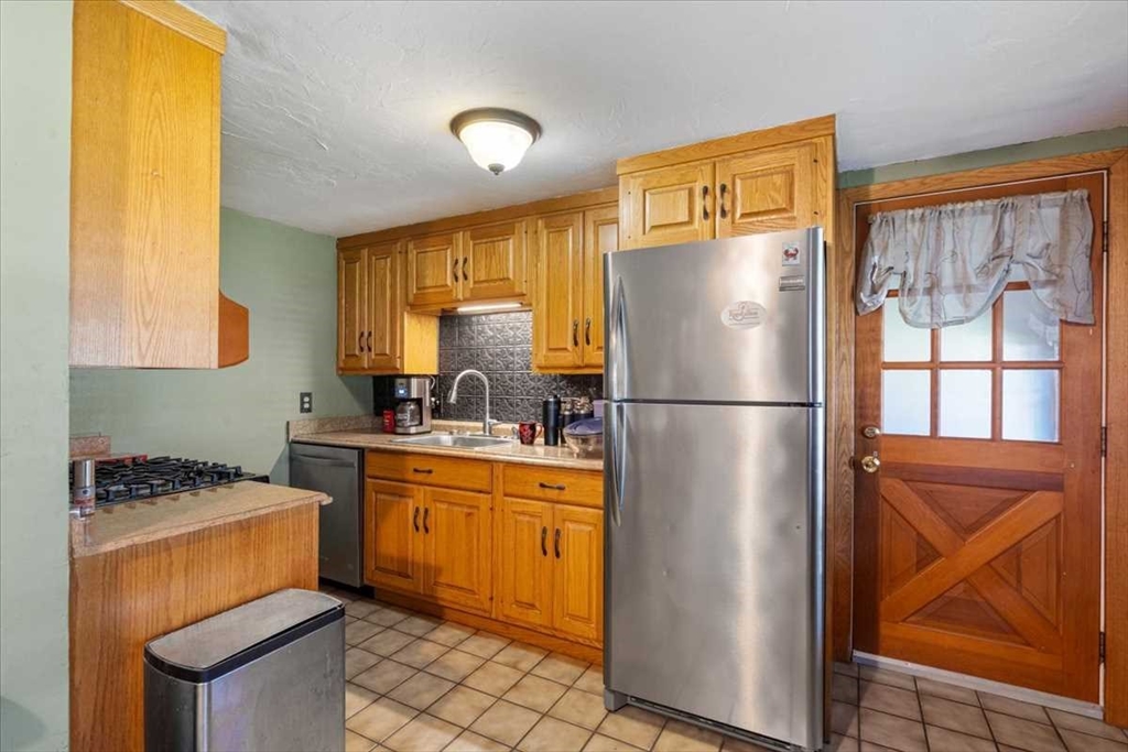 14 Elbridge Rd
