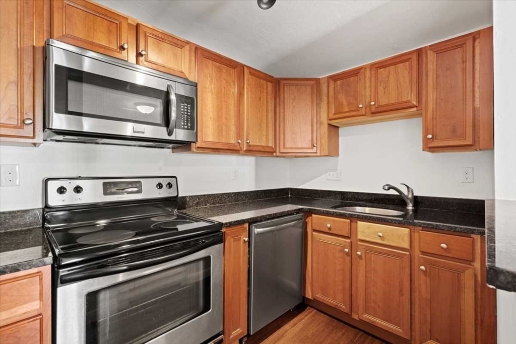 200 Manning St # 20A