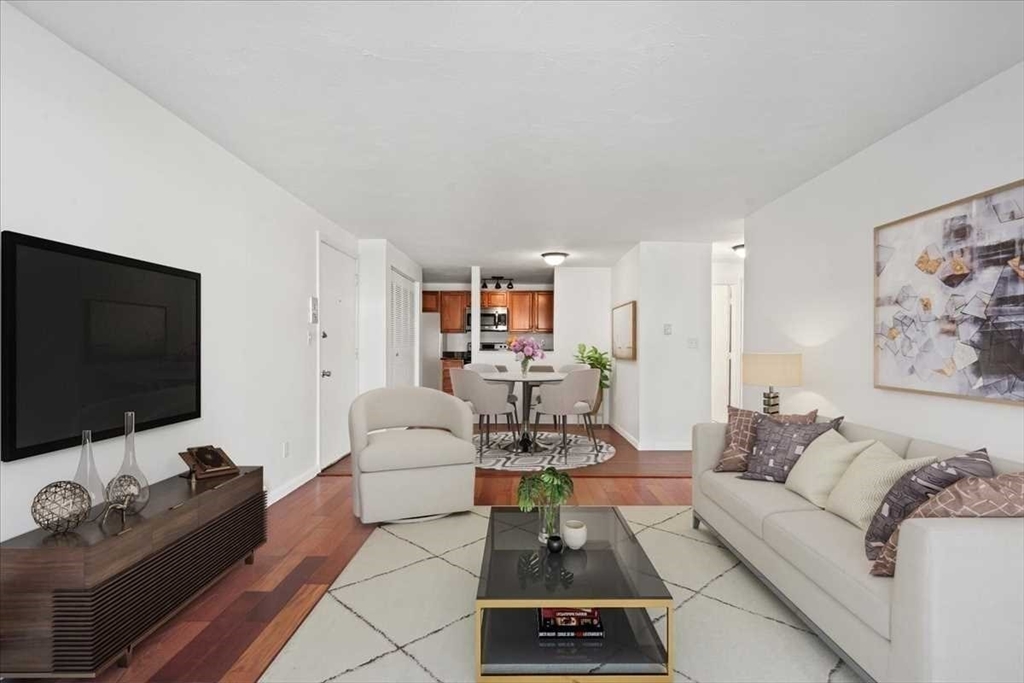 200 Manning St # 20A