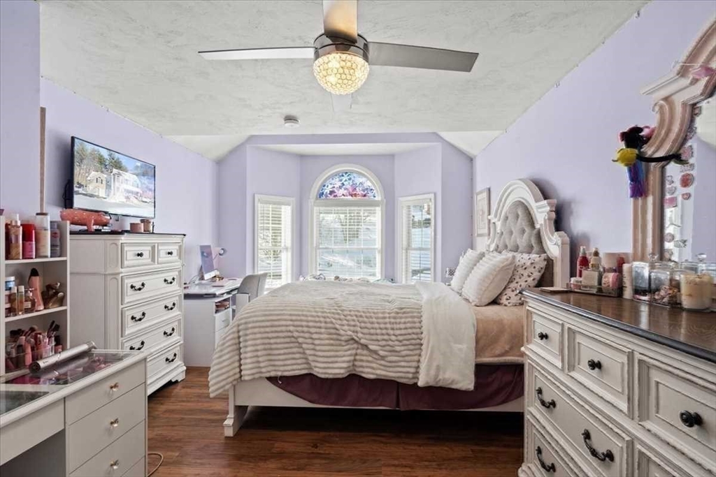 8 Wamsutta Ridge Dr.