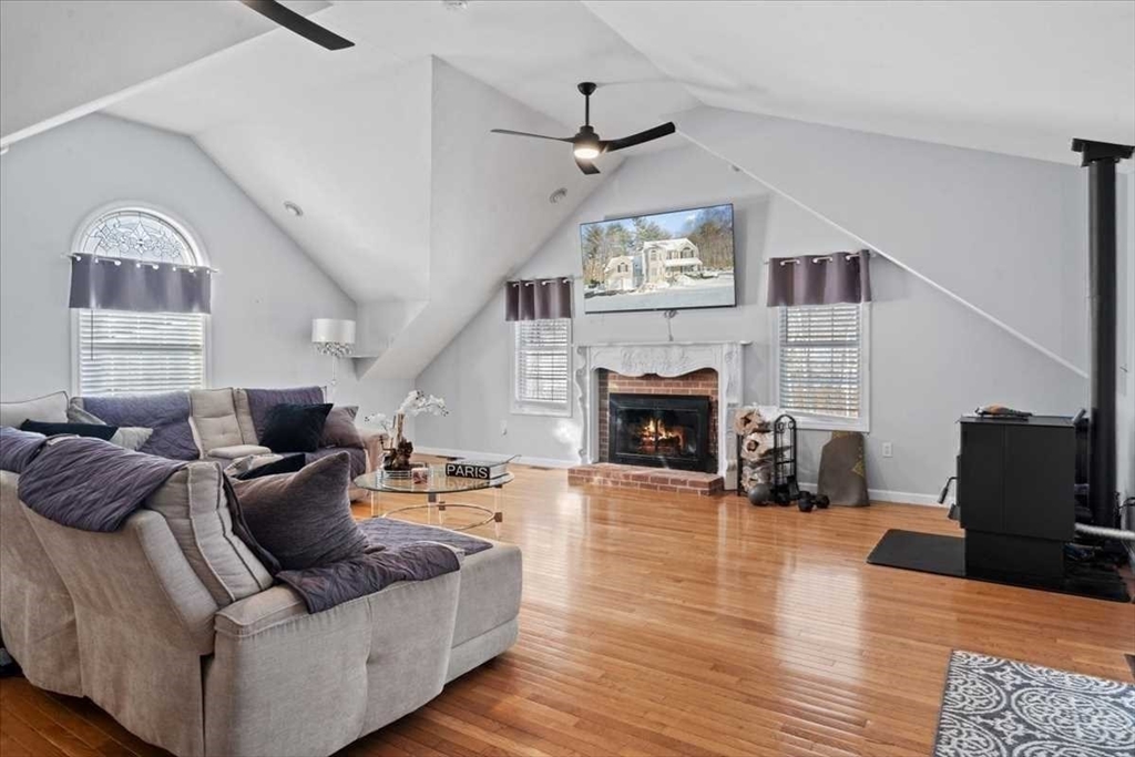 8 Wamsutta Ridge Dr.