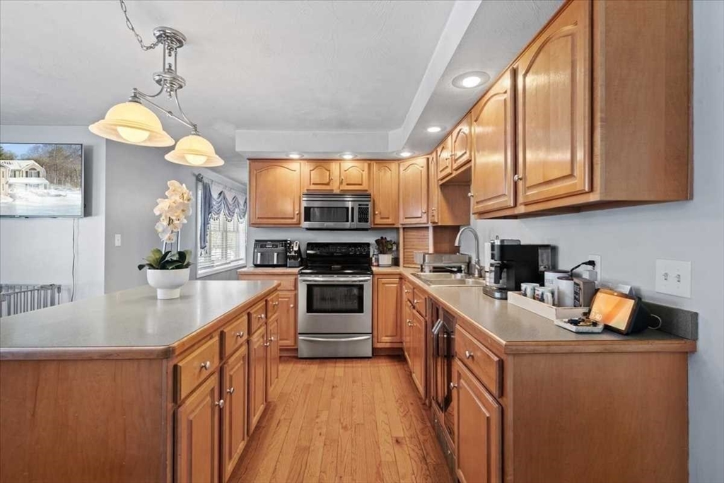 8 Wamsutta Ridge Dr.