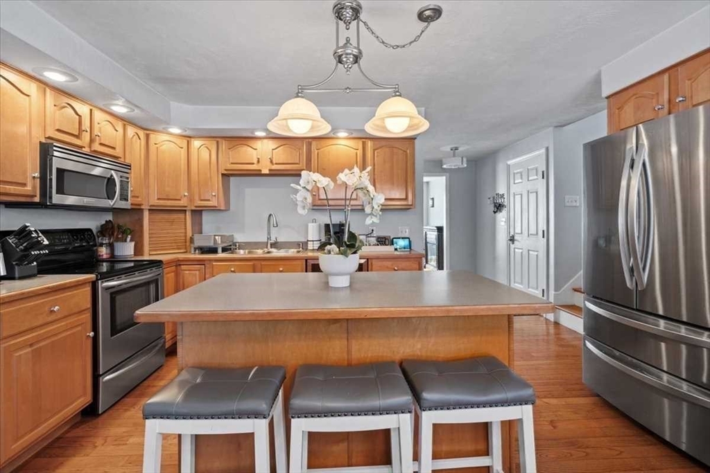 8 Wamsutta Ridge Dr.