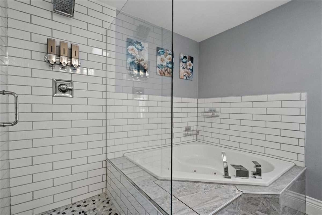 522 Grove