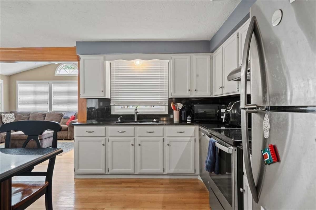 11 Dunkirk Ave