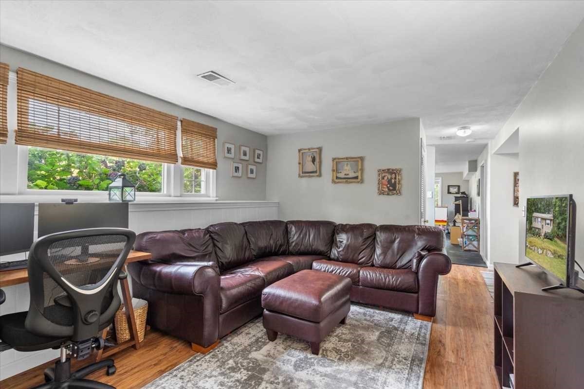 120 Ivy Lane