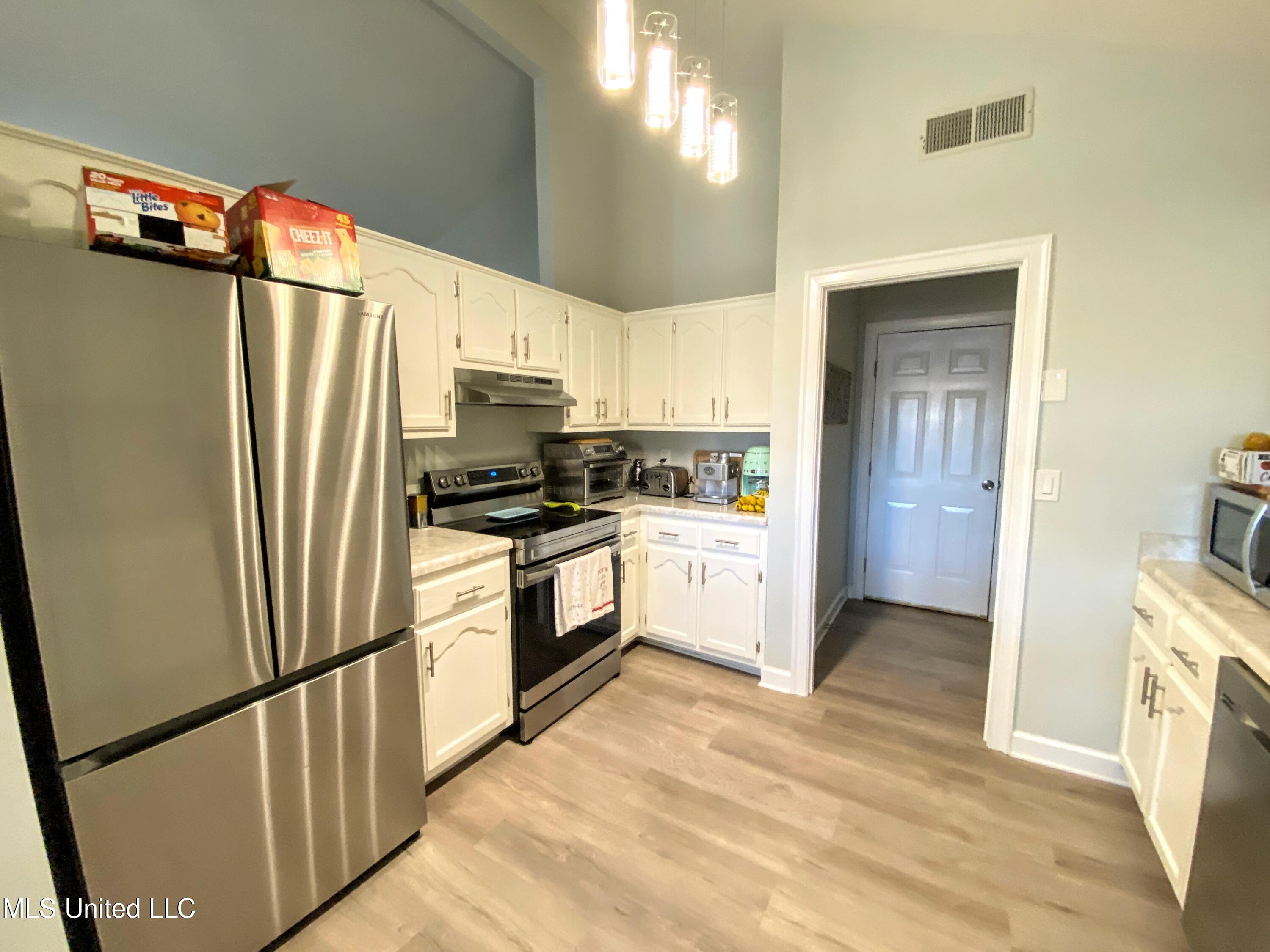 1103 Charstone Drive