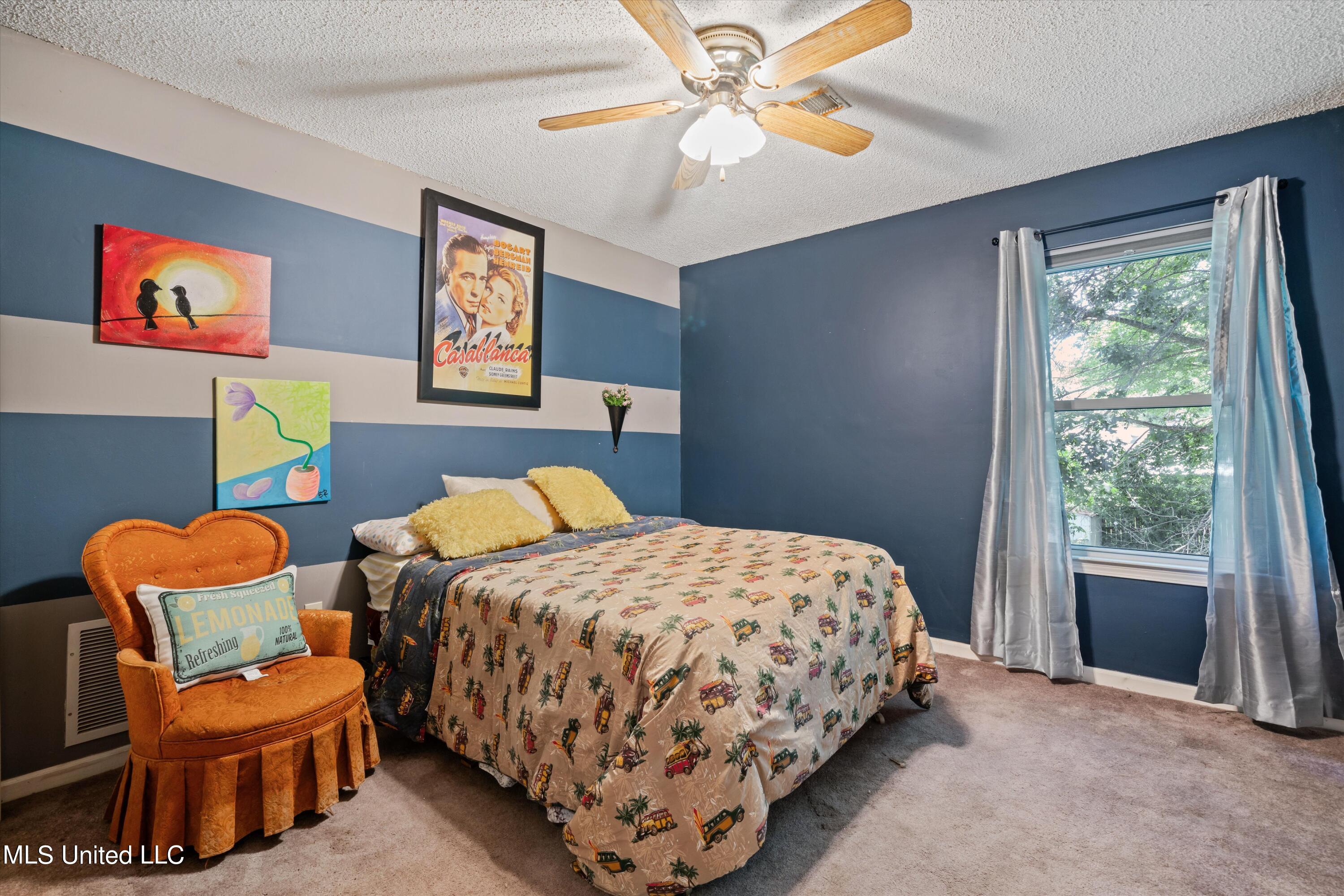 6915 Slash Pine Drive