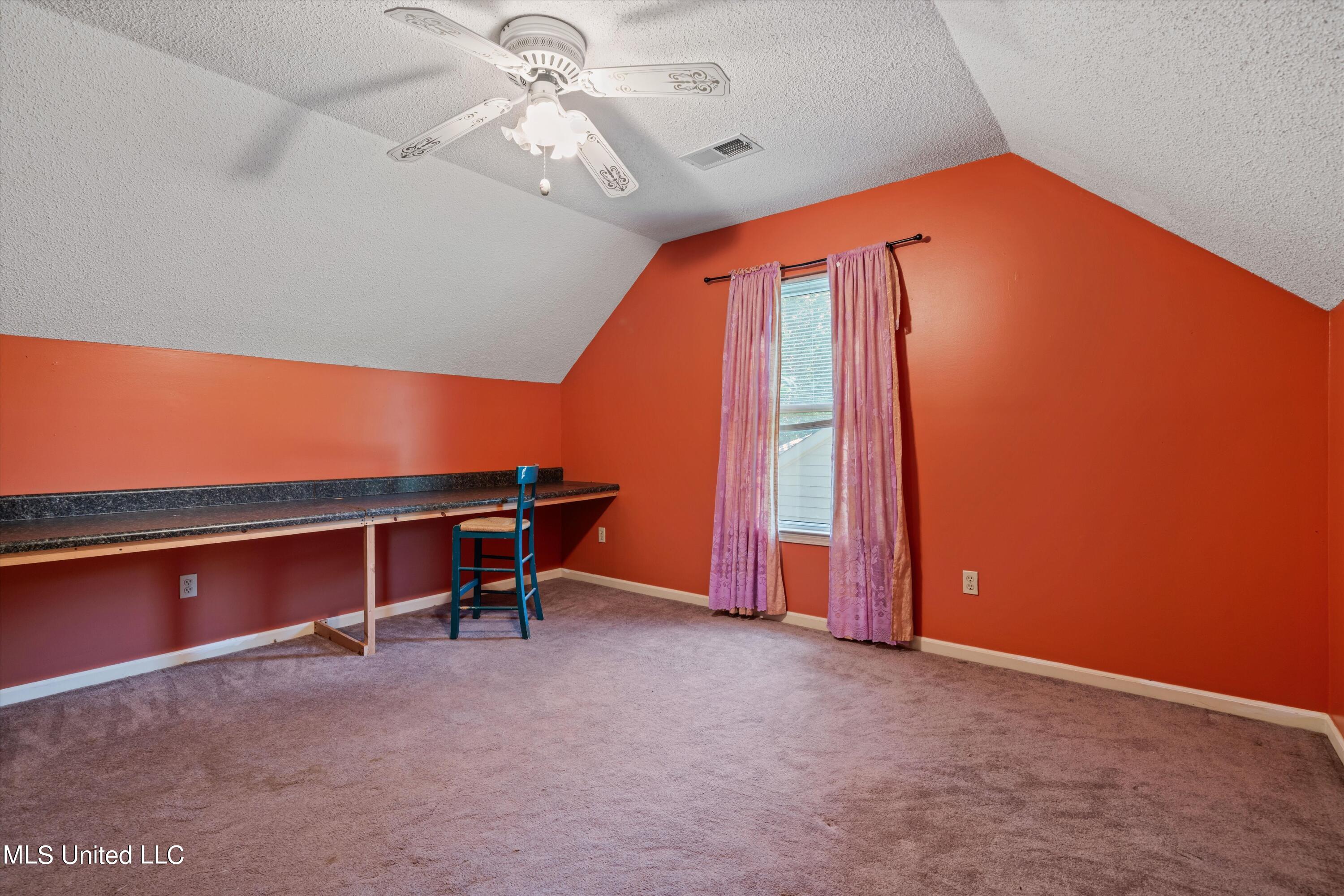 6915 Slash Pine Drive